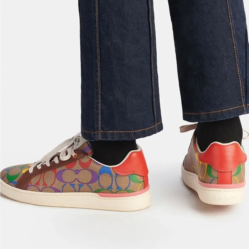 NWT Coach Clip Low Top Sneaker In Rainbow Signature Canvas size‎ US5/EU 35.5